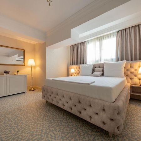 Hotel Casa Fiori ブカレスト エクステリア 写真